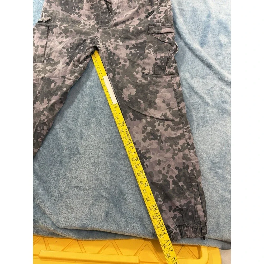 Nike Club Woven Cargo Joggers Mens Medium M Gray Camo Digital Camouflage 636225